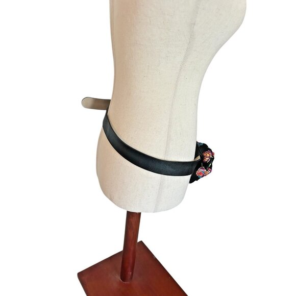 Betsey Johnson Belt Bag Black Pink Floral NWT Medium Large Zipper 7"x5" - Picture 3 of 15